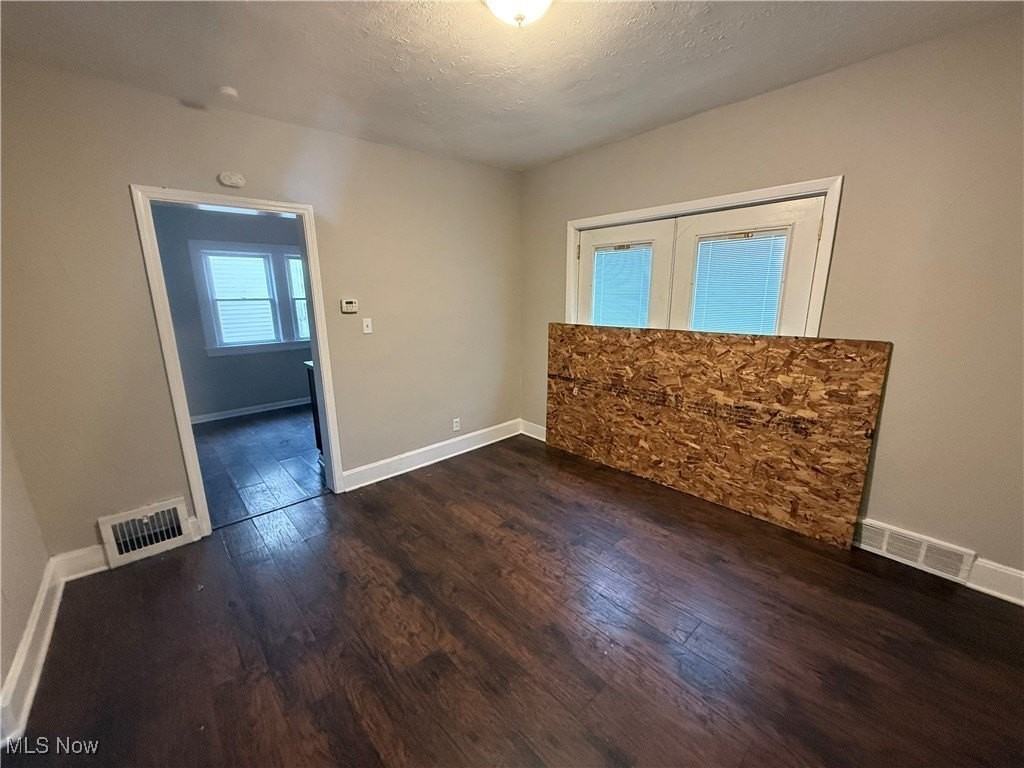 19600 Pasnow Ave - Photo 6 of 21