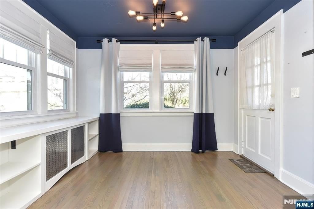 12-64 Burbank St - Photo 6 of 34