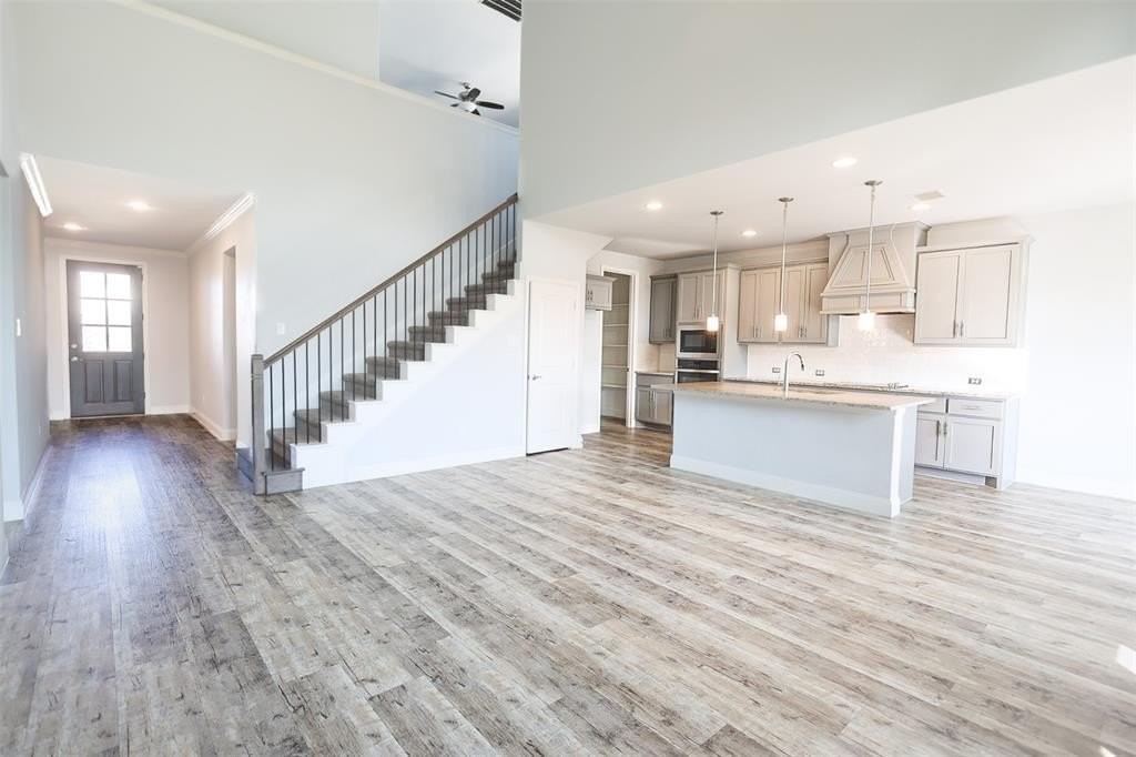 317 Monument Hill Dr - Photo 3 of 33