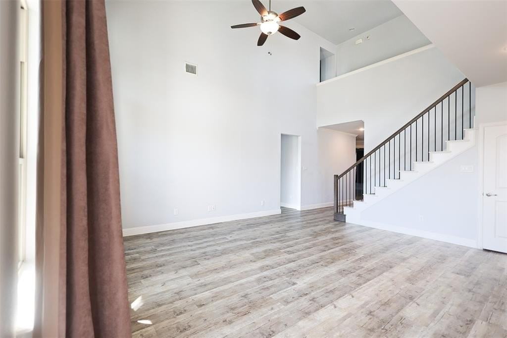 317 Monument Hill Dr - Photo 4 of 33