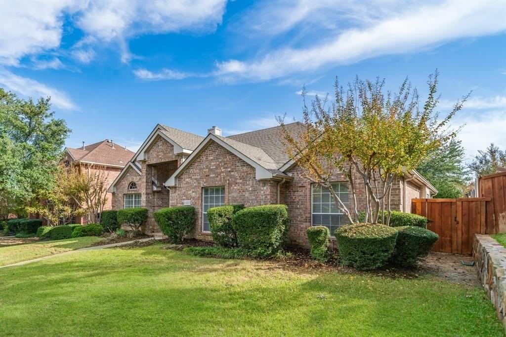 4220 Oak Grove Dr - Photo 4 of 28