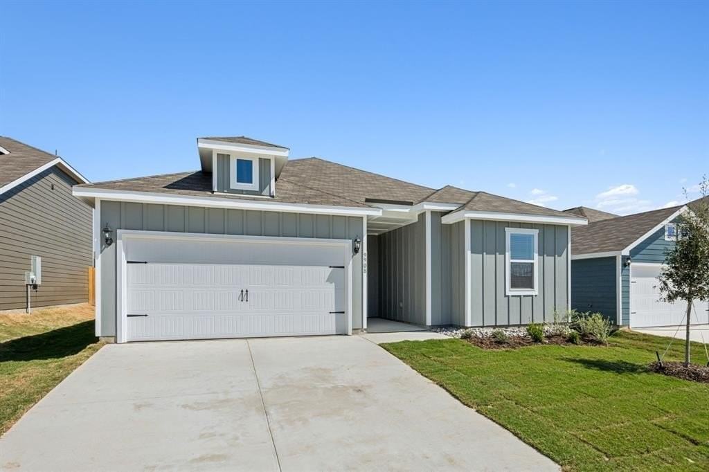 9908 Fighting Falcon Way - Photo 2 of 22