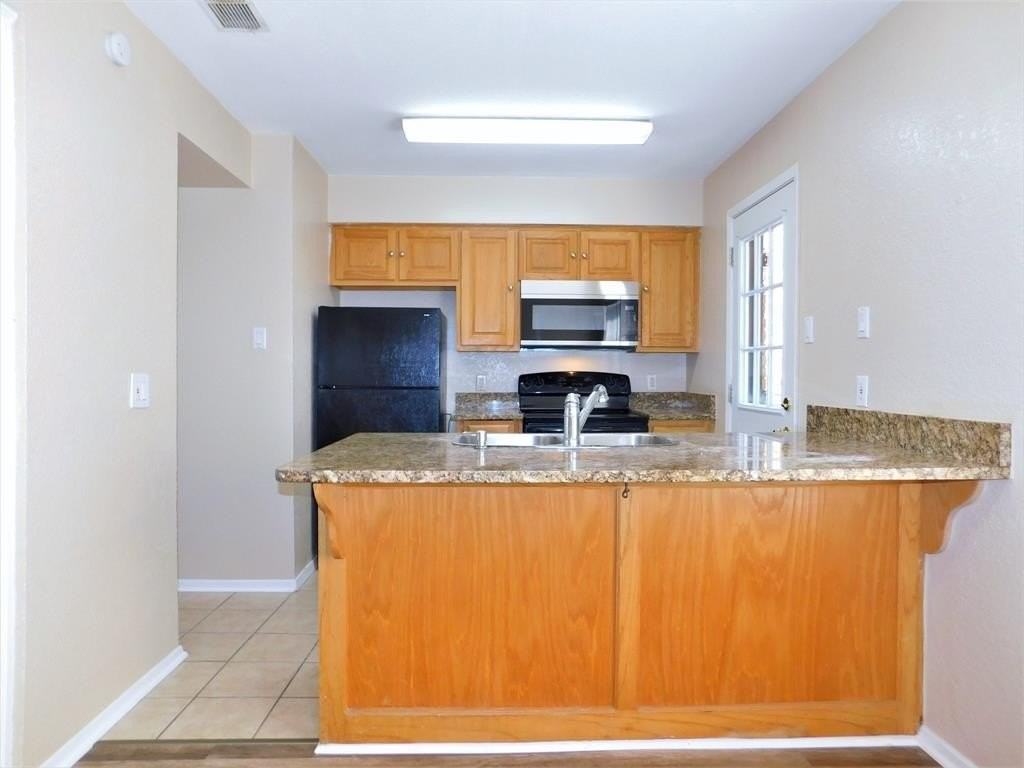 1259 Dallas Dr - Photo 7 of 20