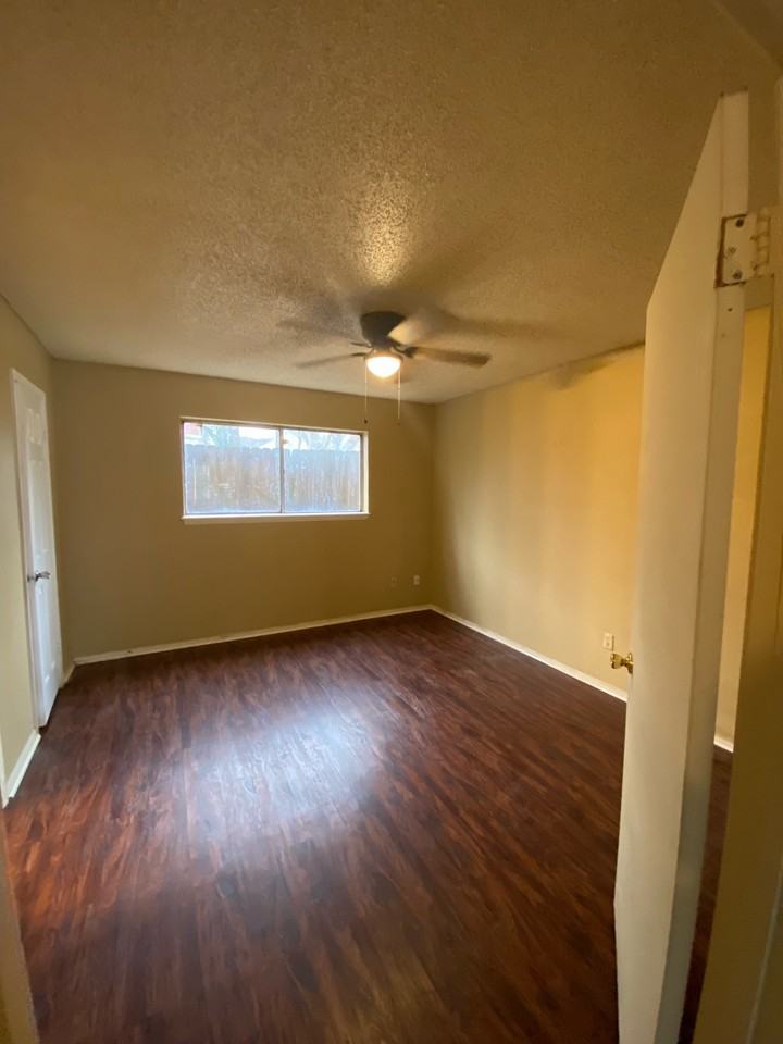 514 South Bois D Arc Avenue - Photo 6 of 9