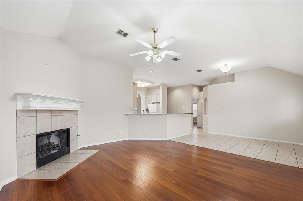 1202 Brook Dr - Photo 2 of 21