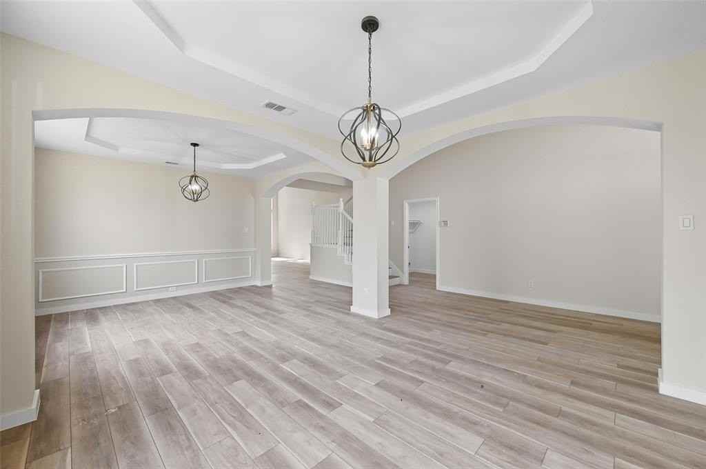 1501 Monte Carlo Dr - Photo 3 of 36