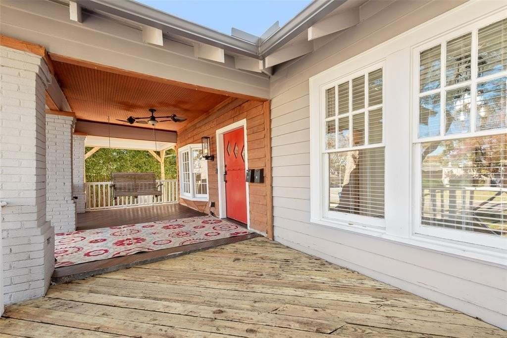 6042 Belmont Ave - Photo 5 of 30