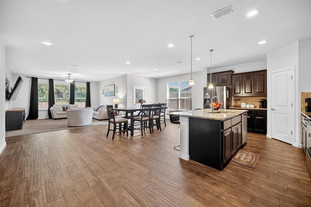 1029 Nicole Way - Photo 5 of 37