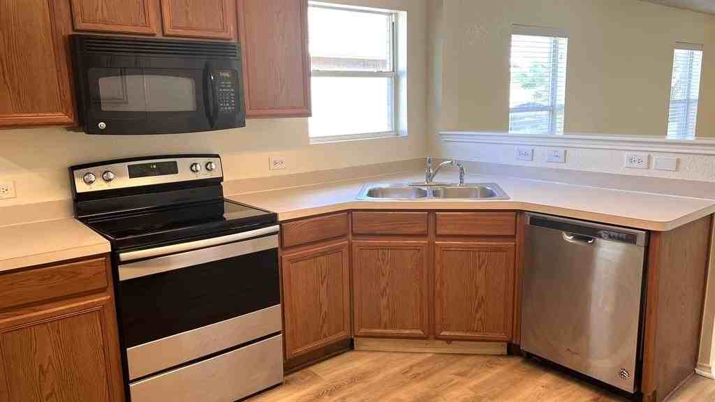 8911 Valley River Dr - Photo 3 of 22