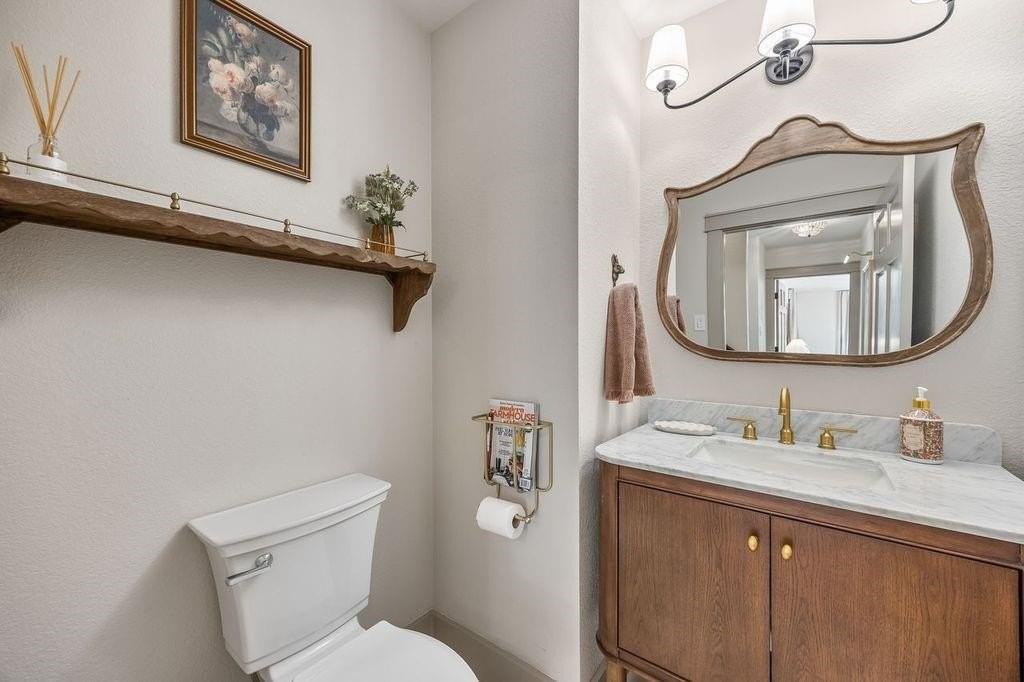 2204 N Pearson Ln - Photo 7 of 28