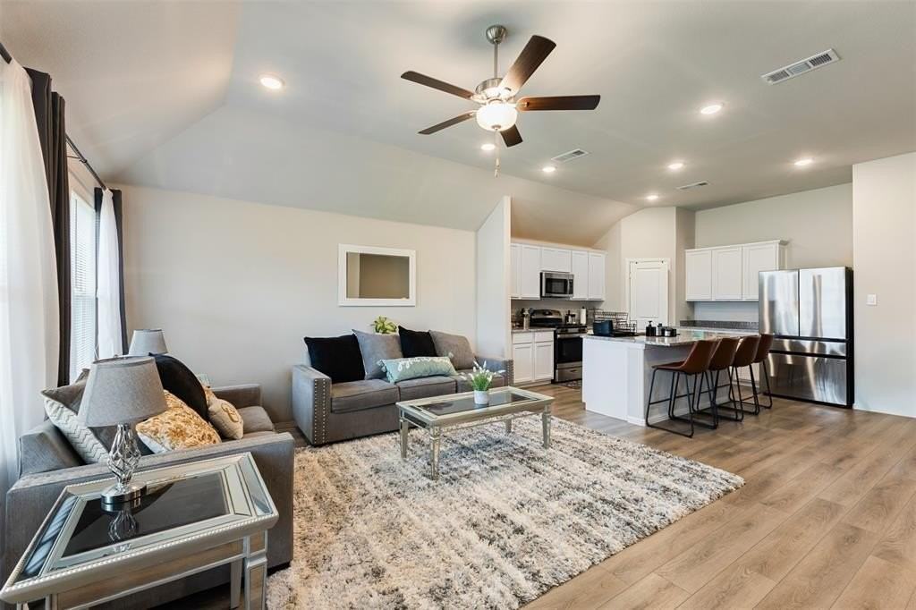 7537 Prairie Holly Ln - Photo 5 of 27