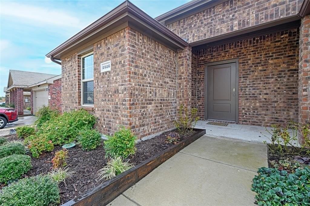 2326 Conklin Dr - Photo 4 of 28