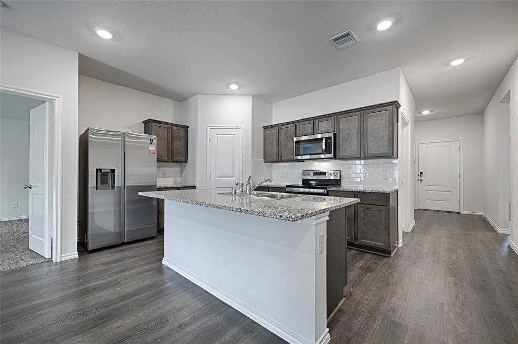 2326 Conklin Dr - Photo 6 of 28