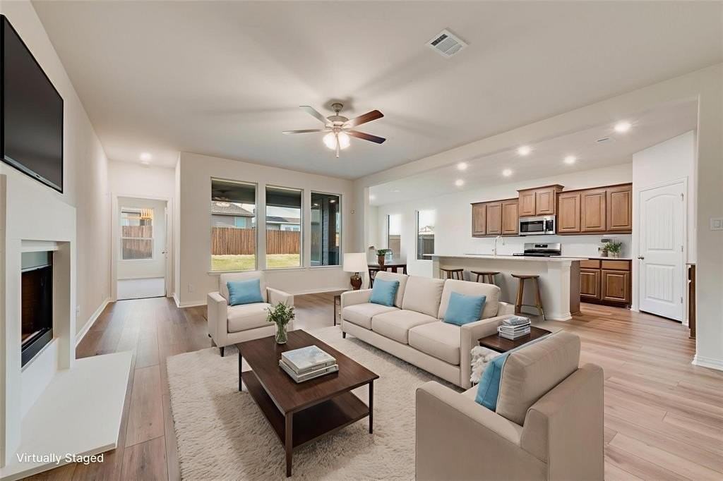 3529 Columbus St - Photo 4 of 20