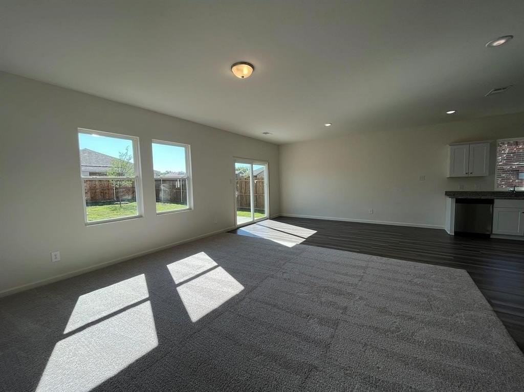 786 Yorkshire Dr - Photo 7 of 25