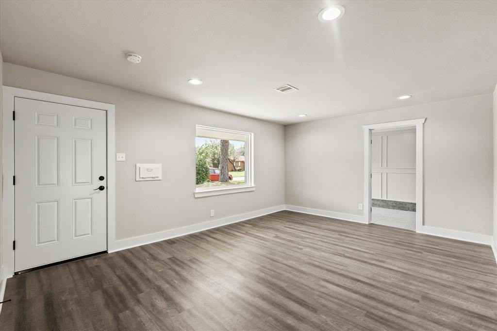 5629 Maceo Ln - Photo 6 of 25