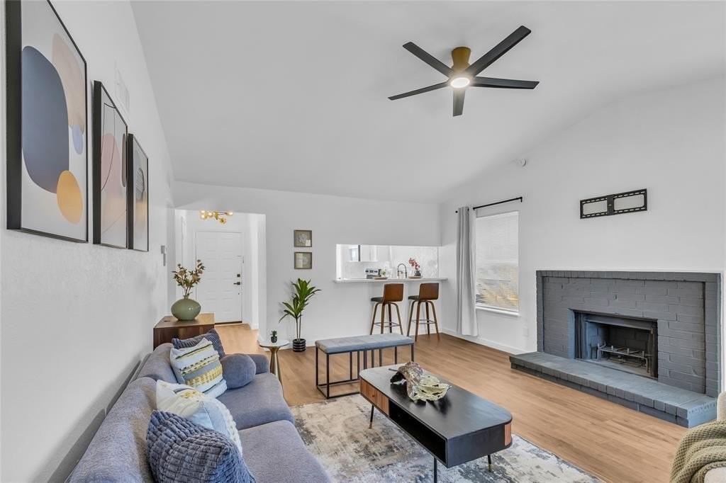 3808 Duck Creek Dr - Photo 3 of 24