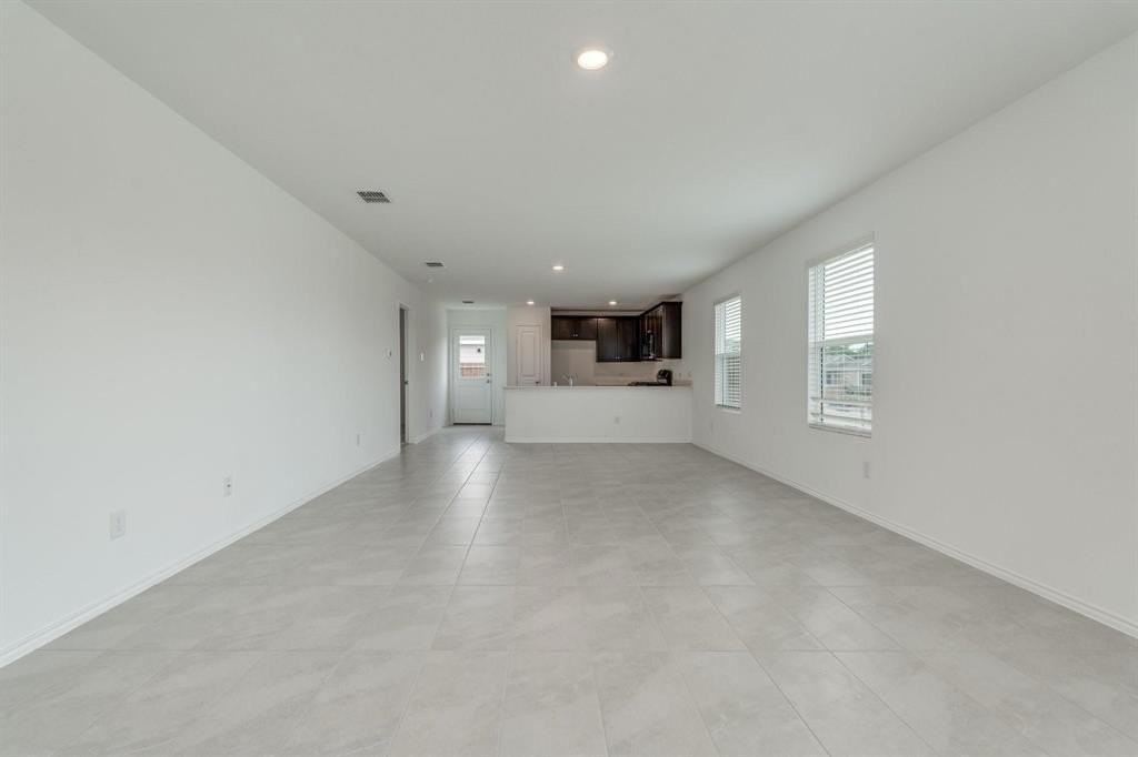 7625 Bluebell Ln - Photo 4 of 36