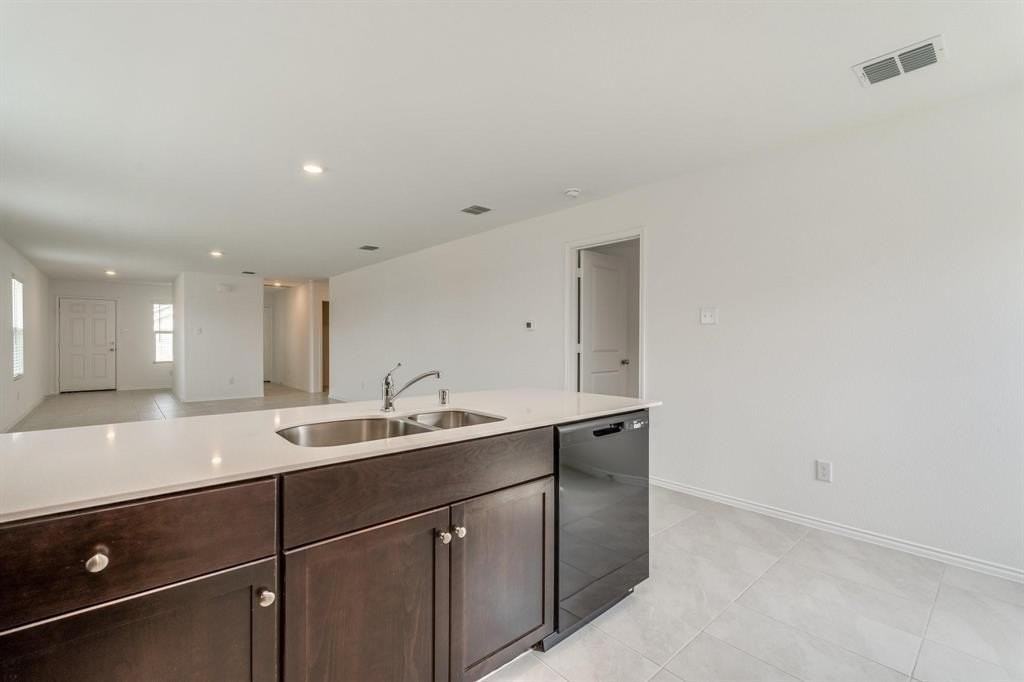 7625 Bluebell Ln - Photo 6 of 36