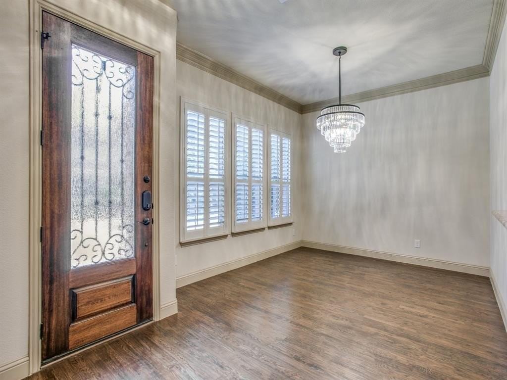 1213 Crockett Street - Photo 3 of 25