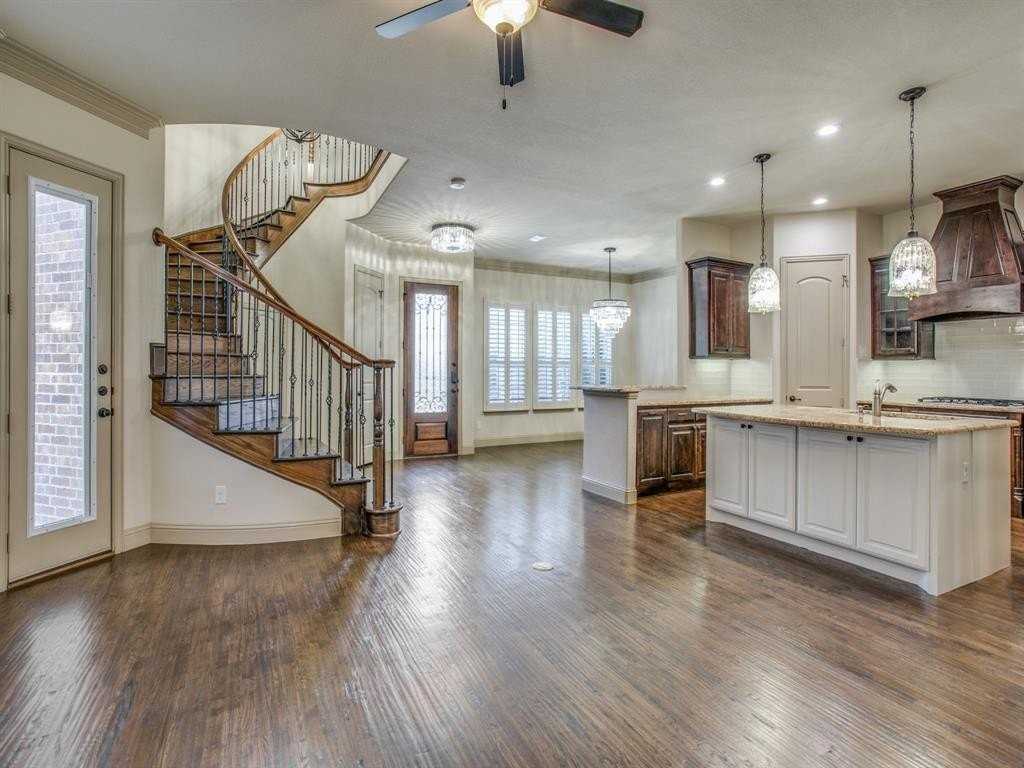 1213 Crockett Street - Photo 4 of 25