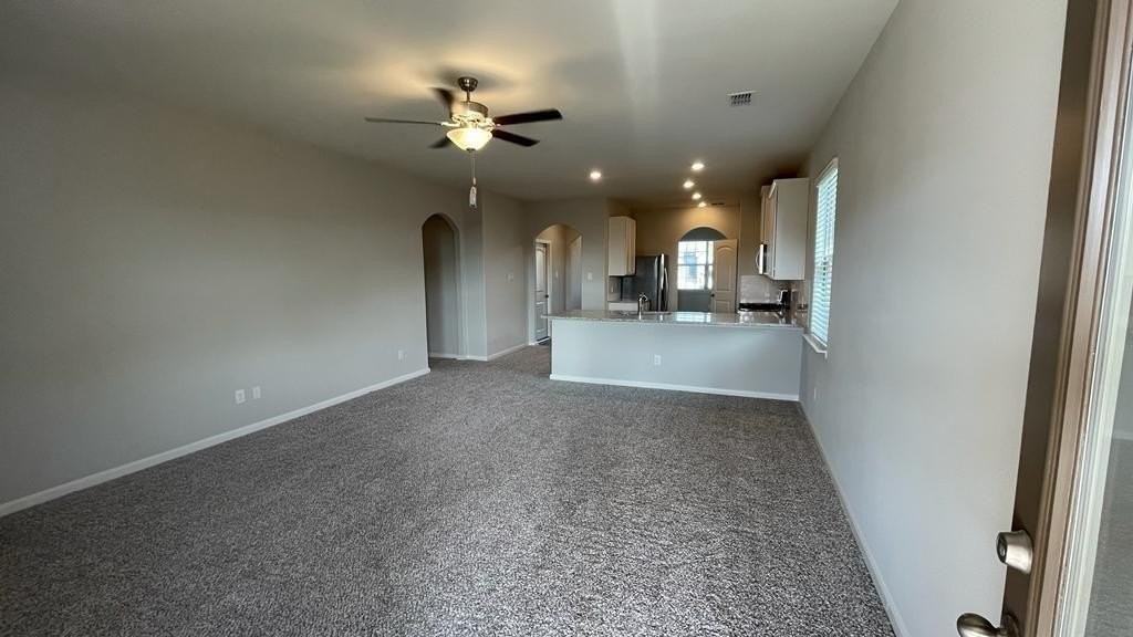 137 Emma Dr - Photo 5 of 40