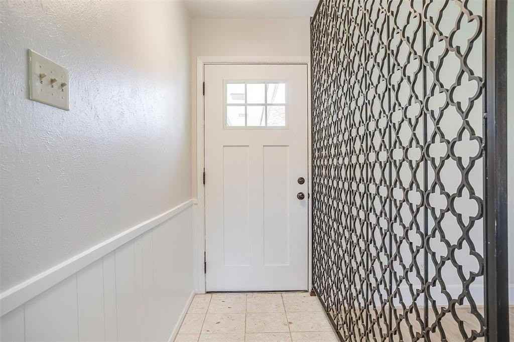 4759 Fieldcrest Dr - Photo 6 of 40