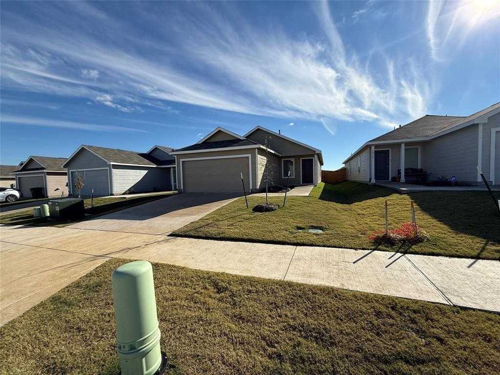 1018 Raintree Road - Photo 4 of 21