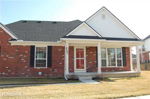 2501 Riversedge Dr - Photo 2 of 23