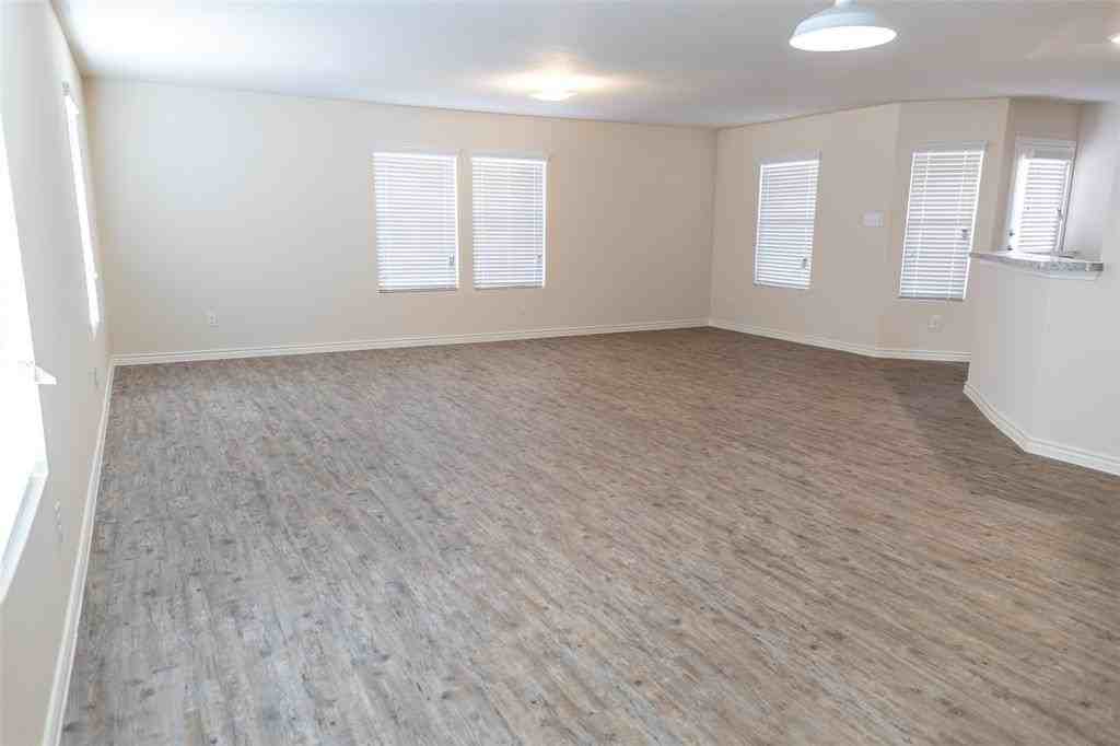 1603 Oriole St - Photo 3 of 14