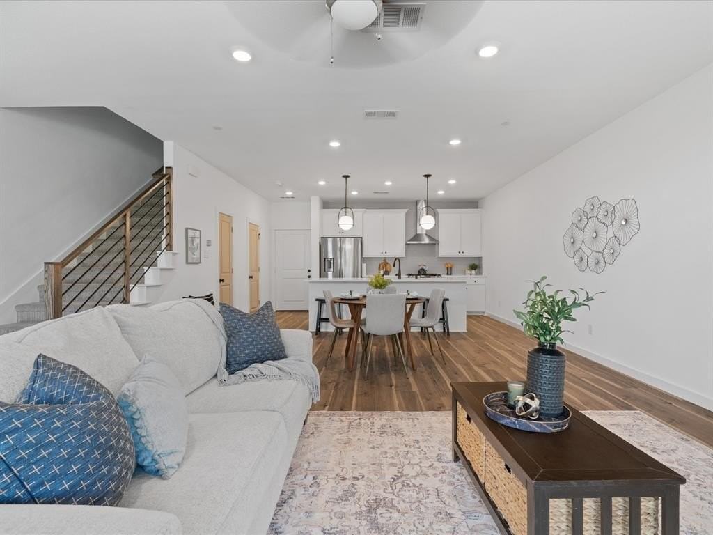 871 Cavitt Ct - Photo 4 of 29