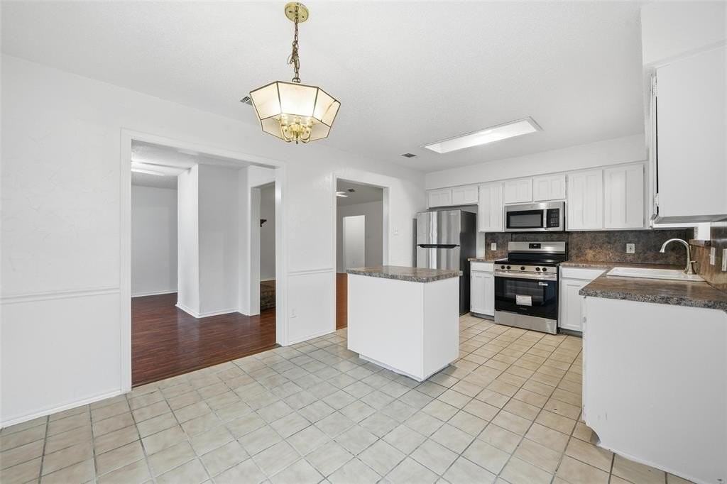 6444 Whitehurst Dr - Photo 7 of 30