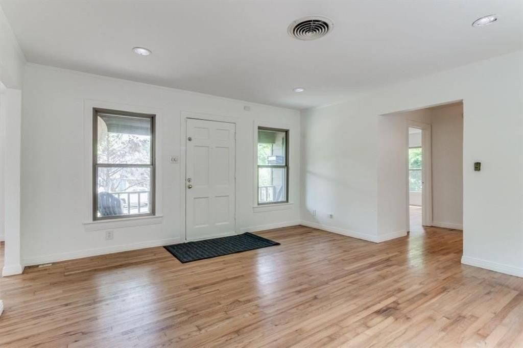 3449 Oak Creek Cir - Photo 5 of 23