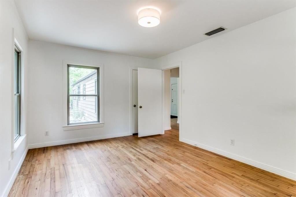 3449 Oak Creek Cir - Photo 7 of 23