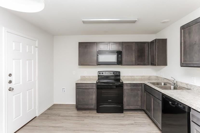 1505 Timothy St - Photo 2 of 13