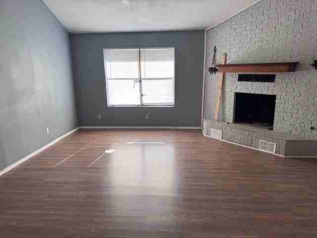 1160 Fairfax St - Photo 2 of 17