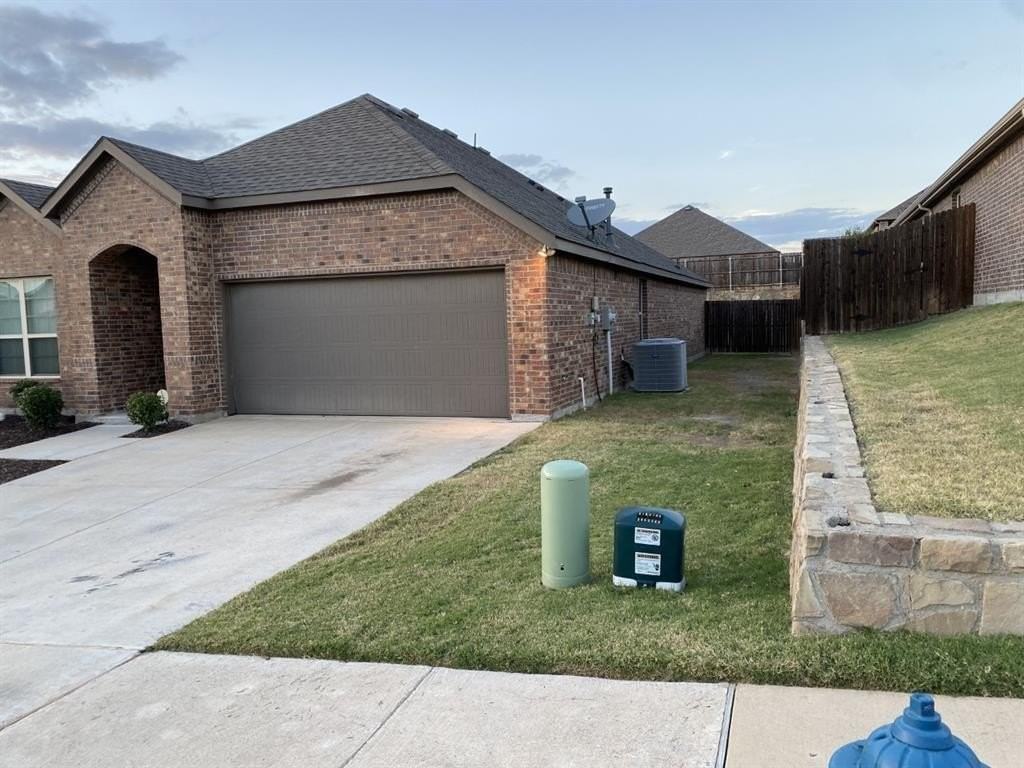 573 La Grange Dr - Photo 2 of 18