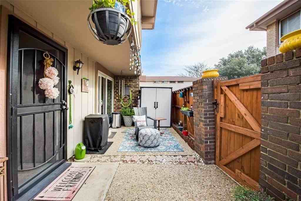 4417 Westminster Dr - Photo 5 of 25