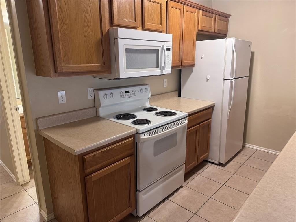 2521 West Oklahoma Avenue - Photo 2 of 13