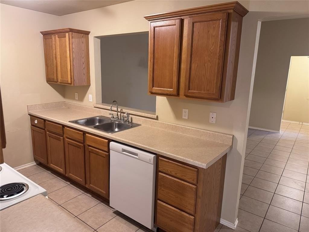 2521 West Oklahoma Avenue - Photo 3 of 13