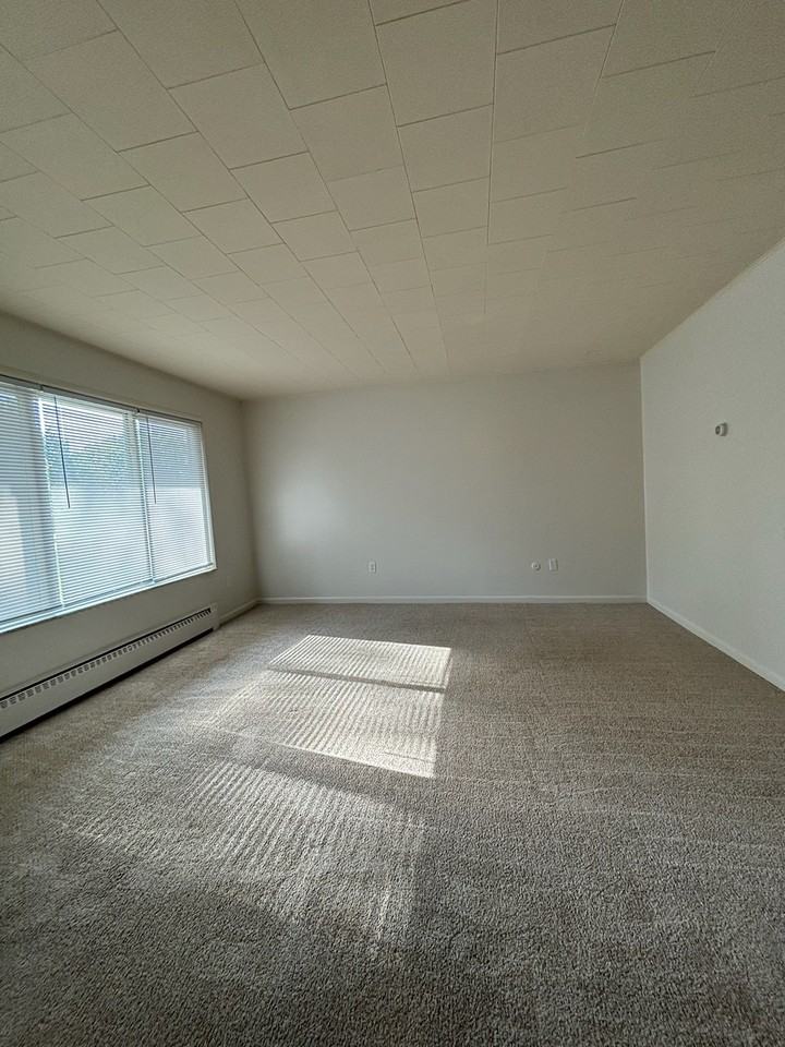 15 On Main Apartments - Photo 3 of 7