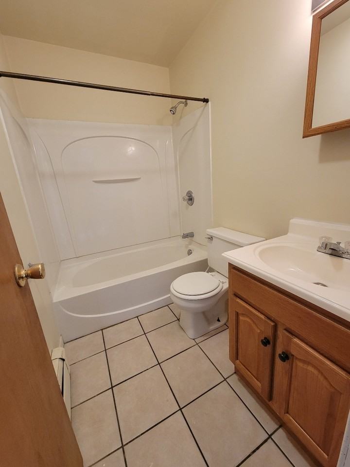 15 On Main Apartments - Photo 4 of 7