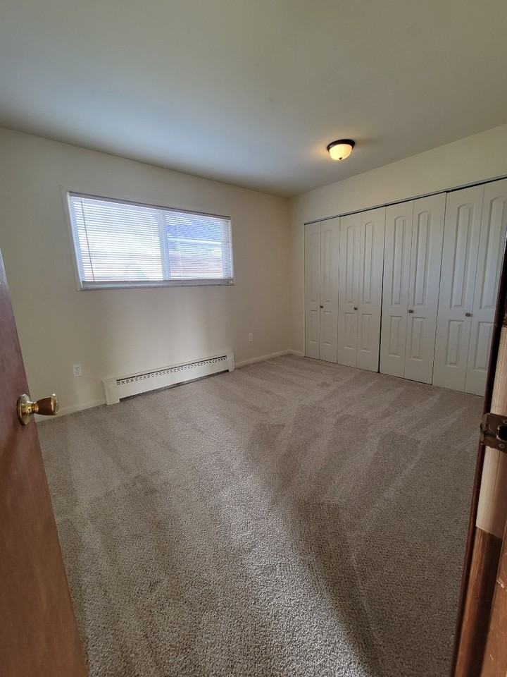 15 On Main Apartments - Photo 5 of 7