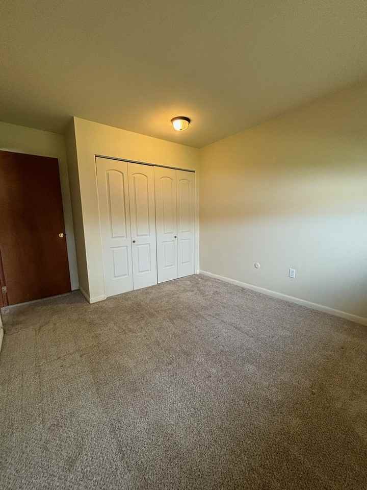 15 On Main Apartments - Photo 6 of 7