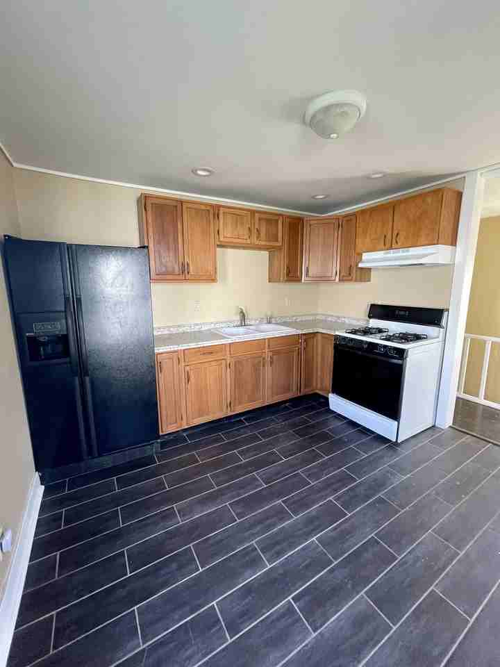 60 East Court Street - Photo 2 of 10