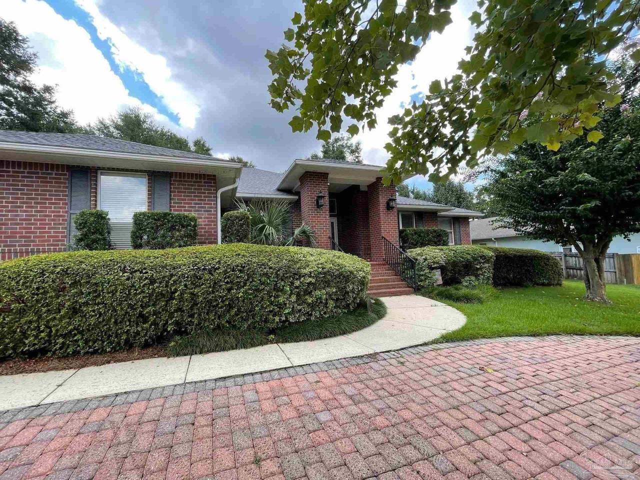 5955 Hermitage Drive