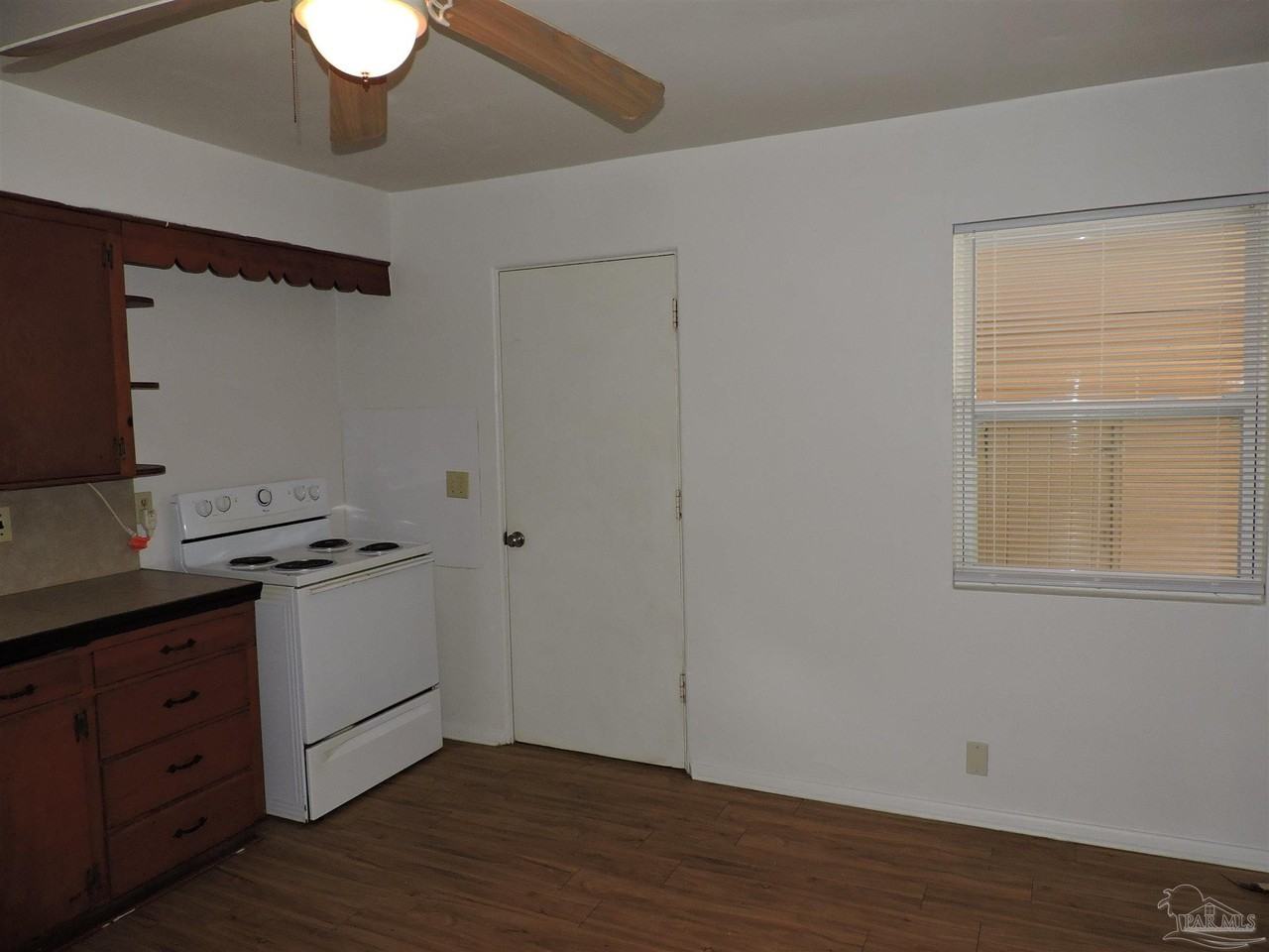 1010 Pennsylvania Dr - Photo 6 of 11