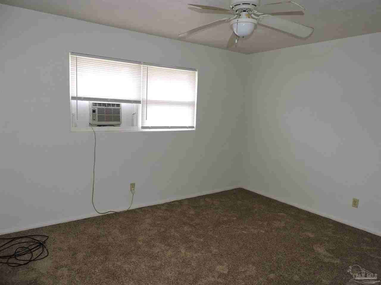 1010 Pennsylvania Dr - Photo 7 of 11