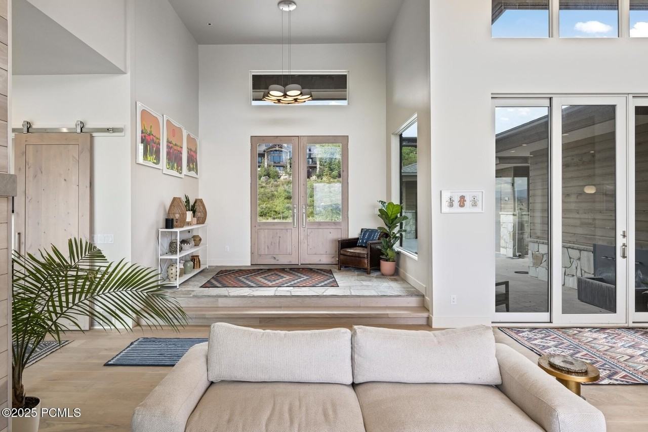 13795 N Deer Canyon Dr - Photo 4 of 39