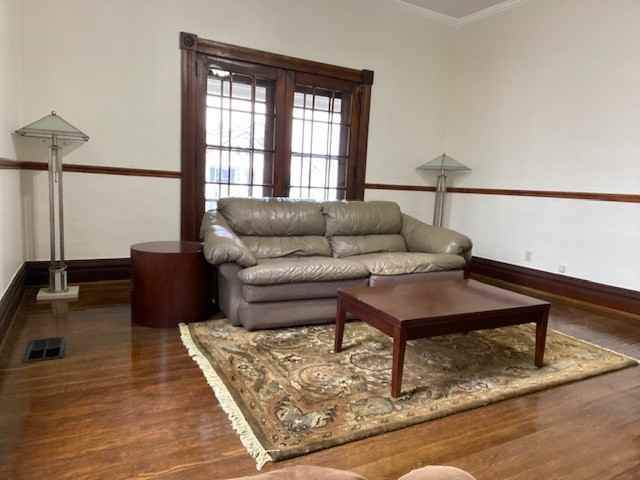 625 E State St - Photo 4 of 11